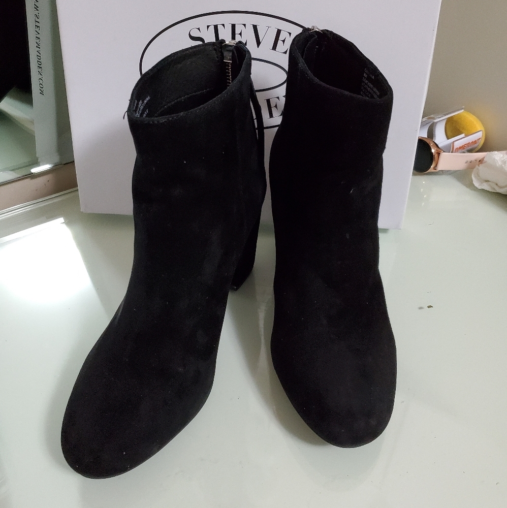 Steve Madden Cynthia Black Suede Ankle Boots